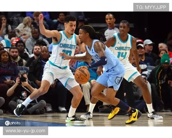 黄蜂队提速进攻节奏，掀起赛场新风暴