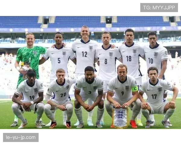 亨德森稳如磐石，持续领跑球队迈向胜利