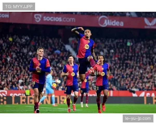 莱万因腿筋不适缺席训练，出战成疑影响球队备战