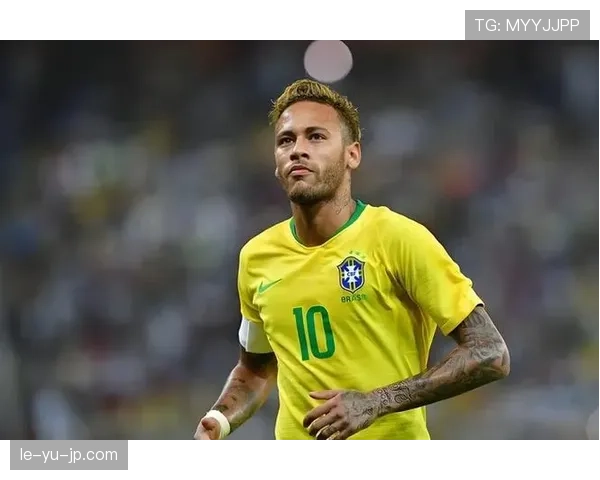 内马尔世界杯争议判罚引热议，球迷观点两极分化