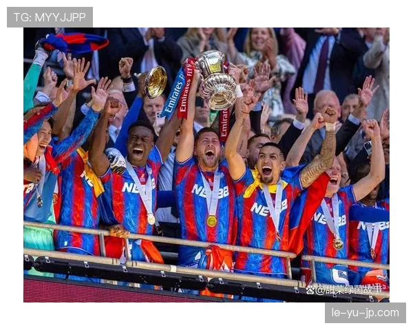 传奇再现！历史足球巨星经典瞬间重温，唤起无数球迷深情回忆