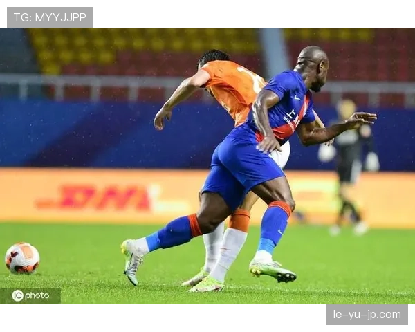 布鲁诺与队友默契